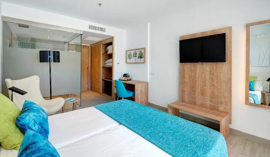 JUNIOR SUITE STANDARD Room, More, Majorca
