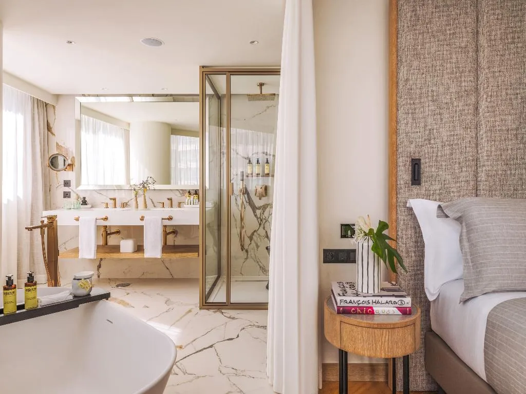 SUITE TWO BEDROOMS Room, Me Lisbon, Lisbon