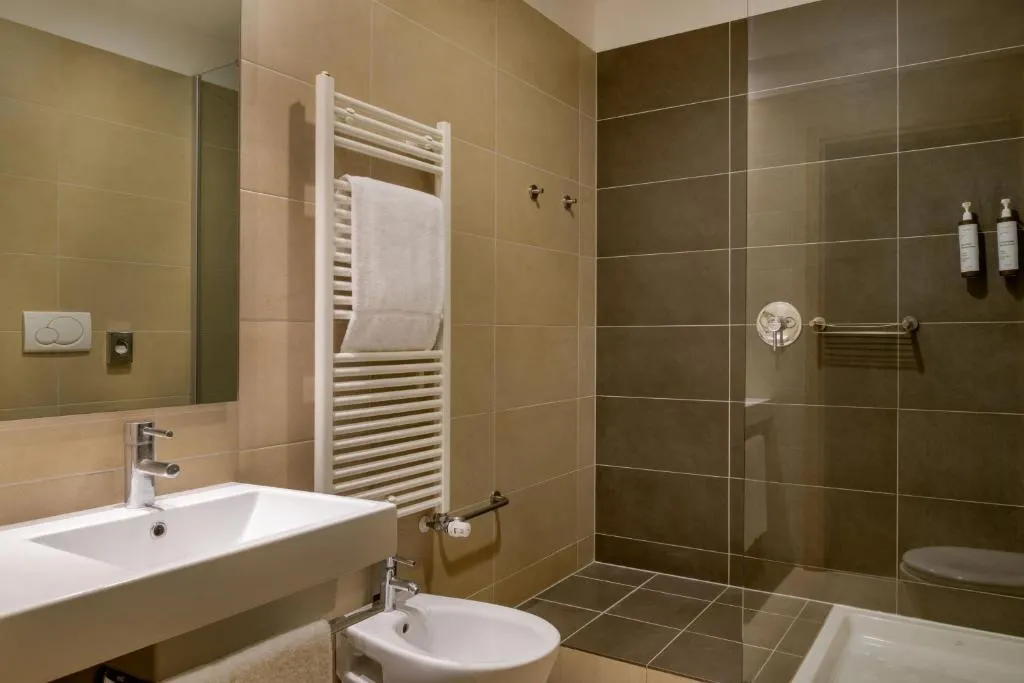 DOUBLE SINGLE USE DELUXE KING BED Room, Ac Hotel Milano Sesto, Milan