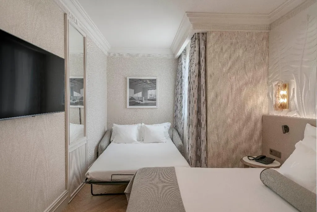 TRIPLE STANDARD Room, Vincci Madrid Centrum, Madrid