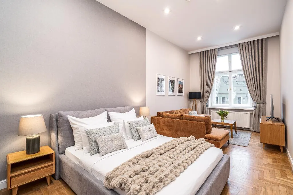 STUDIO SUPERIOR CITY VIEW Room, Venetian House Market Square Aparthotel, Krakow