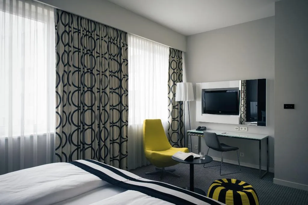 TRIPLE SUPERIOR Room, Vienna House by Wyndham Andel's Berlin, Berlin