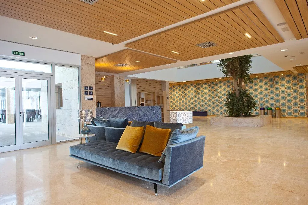 Lobby, Seth 55 Santo Tomas, Menorca