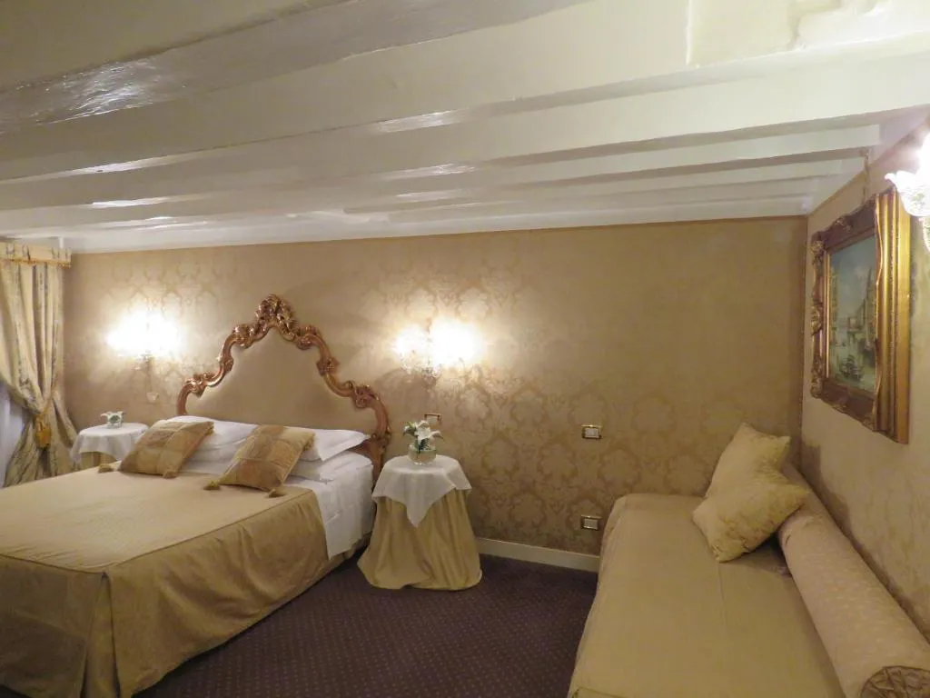 TRIPLE STANDARD Room, Antico Doge - a Member of Elizabeth Hotel, Venice
