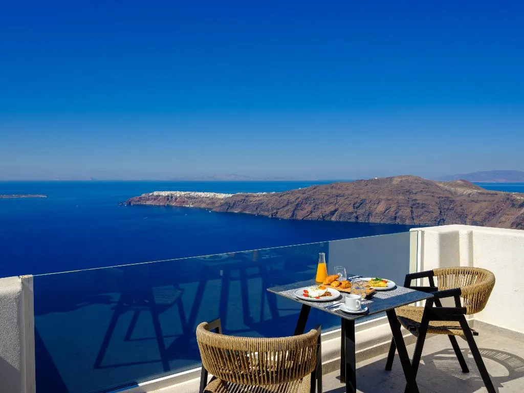 TRIPLE ONE BEDROOM ONE BATHROOM Room, Andromeda Villas, Santorini