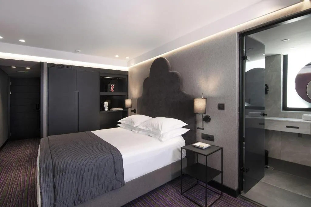 Room, President, Athens