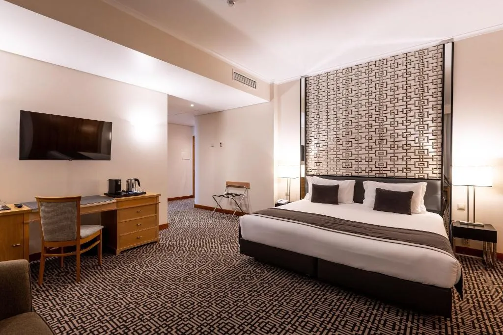 Double or Twin WITH DOUBLE BED Room, Mundial, Lisbon