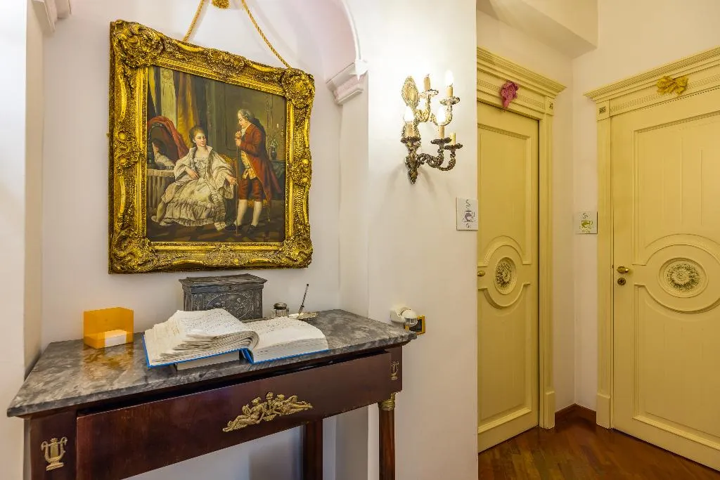 Lobby, La Casa Di Bruno, Naples