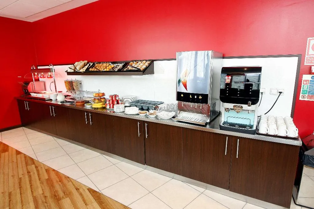 Restaurant, Travelodge Valencia Aeropuerto, Valencia