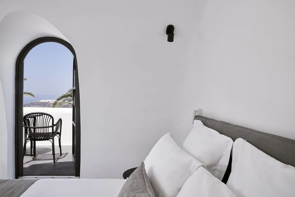 Double or Twin DELUXE WITH PRIVATE POOL Room, Pantheon Villas, Santorini