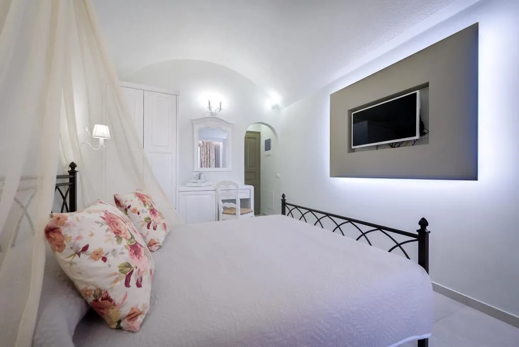 Room, Zephyros, Santorini