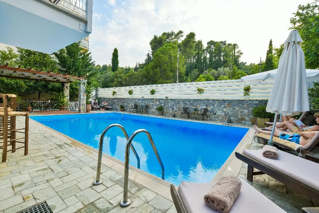Pool, Neda, Kalamata