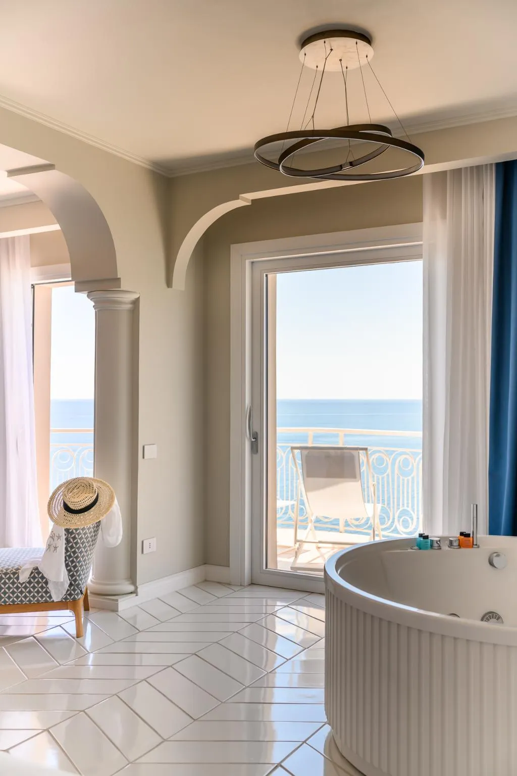 JUNIOR SUITE DELUXE WITH JACUZZI Room, Hotel Club Due Torri, Naples