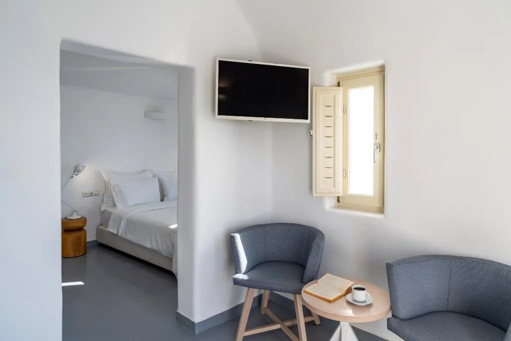 Double or Twin SUPERIOR Room, Cliffside Suites, Santorini