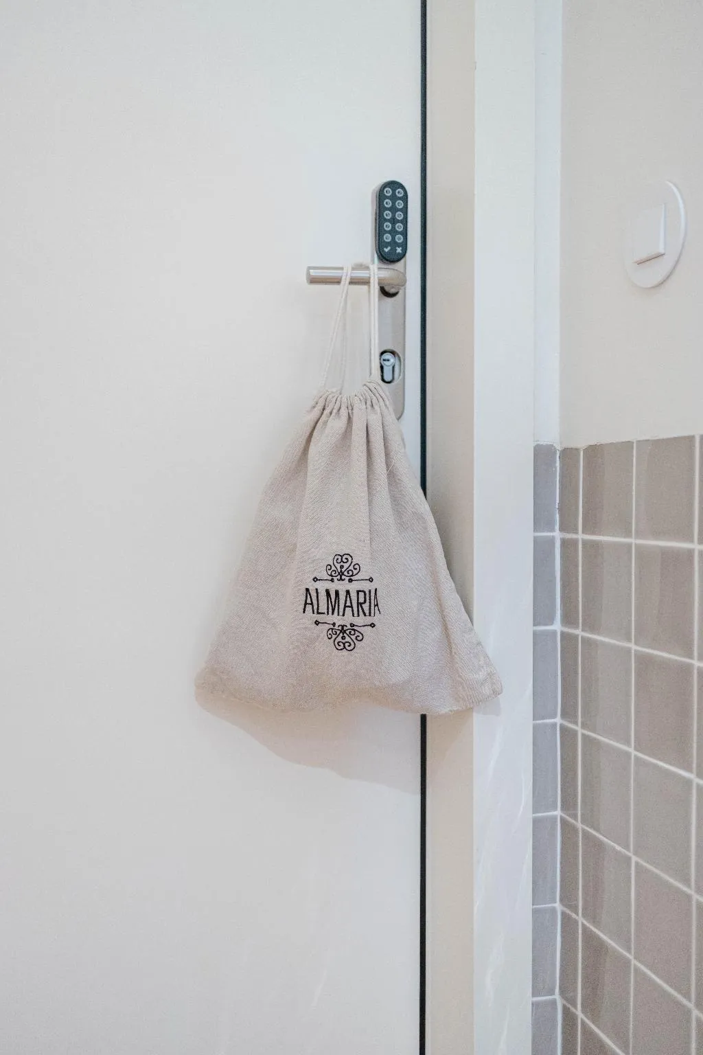 APARTMENT DELUXE ONE BEDROOM Room, Almaria - Edificio Officina Real, Lisbon