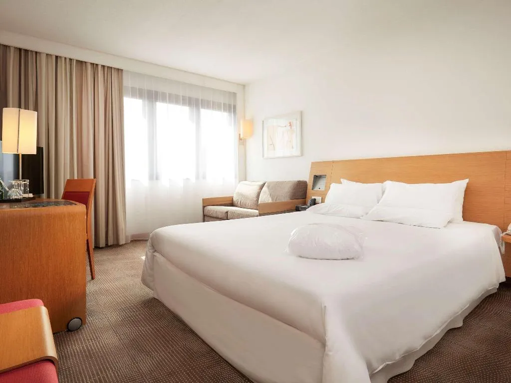 DOUBLE WITH DOUBLE BED Room, Novotel Gdansk Centrum, Gdansk