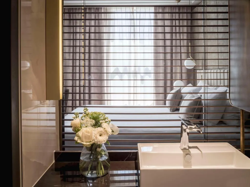 Room, Anantara Grand Hotel Krasnapolsky Amsterdam, Amsterdam