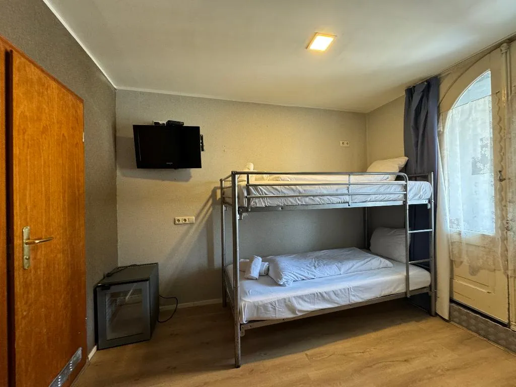 TWIN BUNK BED Room, Di-Ann City Centre Hotel, Amsterdam