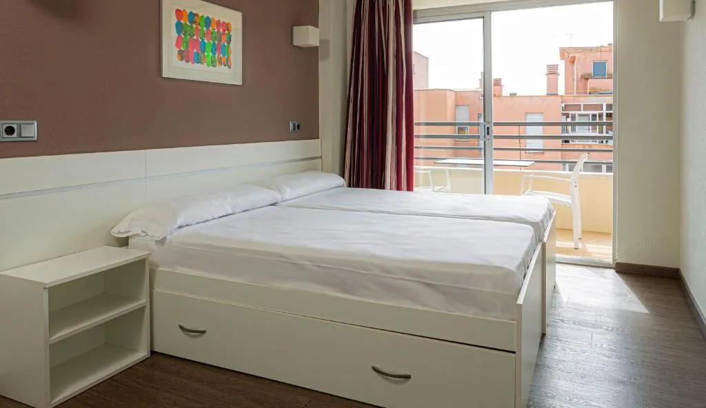 STUDIO CAPACITY 3 Room, Medplaya Esmeraldas, Costa Brava