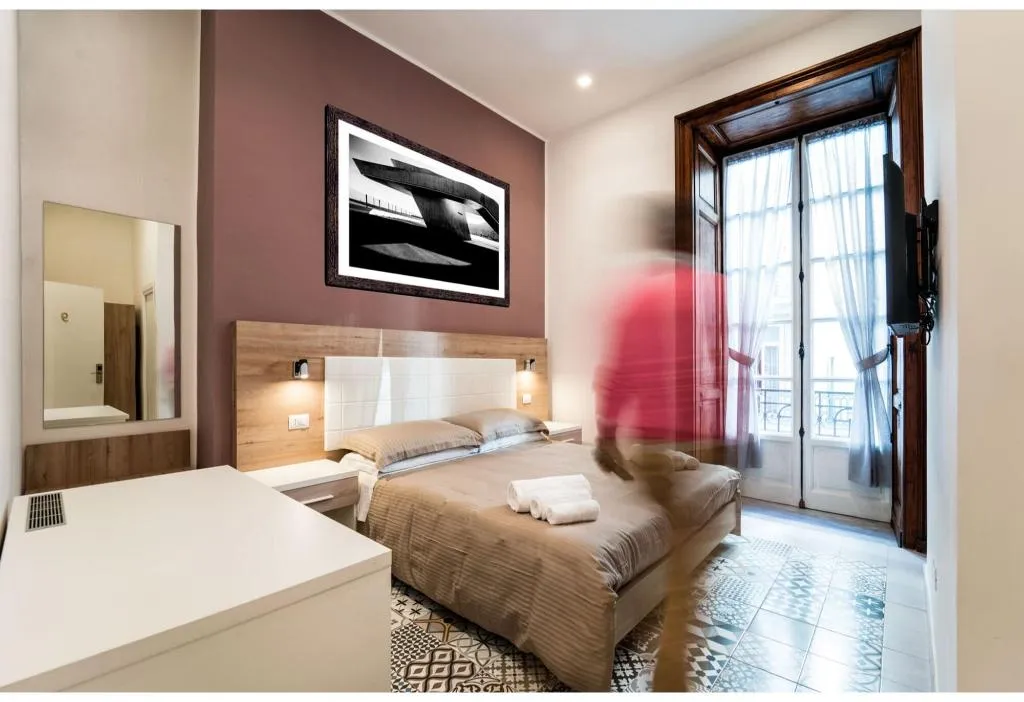 Room, New Gallery, Naples