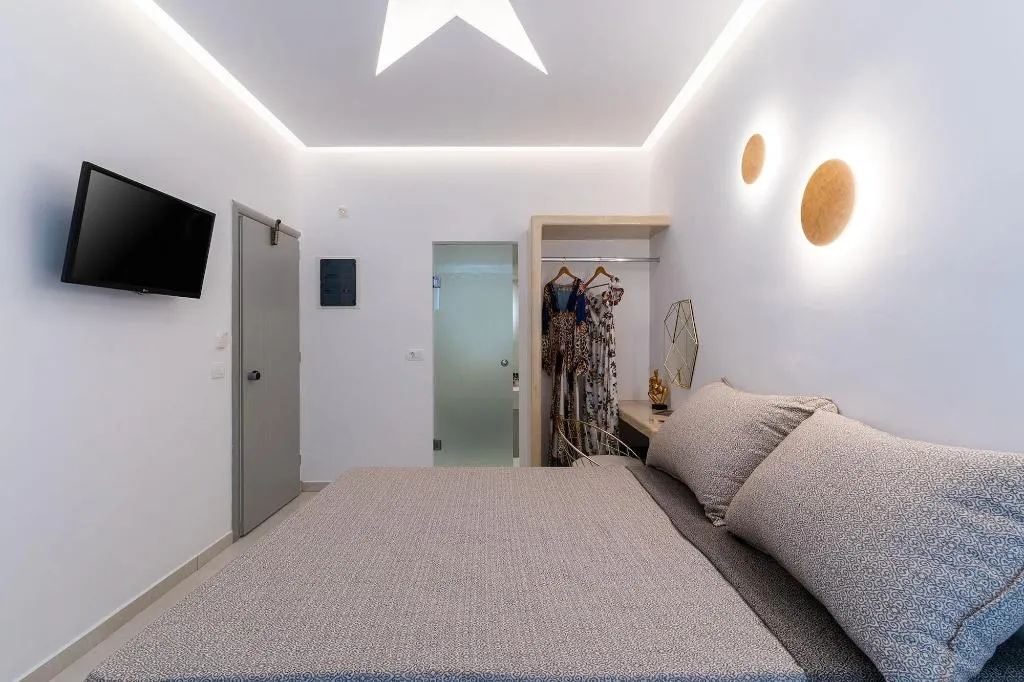 Room, Golden Star, Santorini