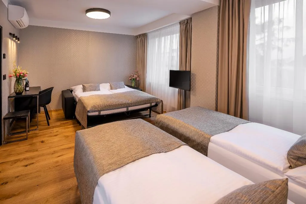 QUADRUPLE STANDARD Room, Aida, Prague