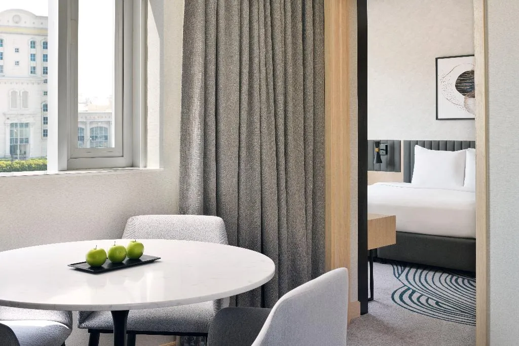 SUITE KING SIZE BED Room, Crowne Plaza Jumeirah, Dubai