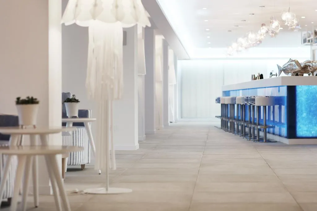 Bar, Iberostar Waves Bahía de Palma, Majorca