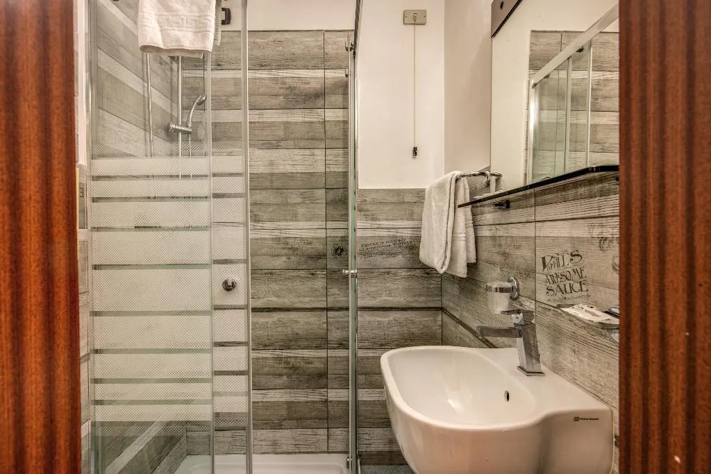 SINGLE STANDARD Room, Basilea, Florence