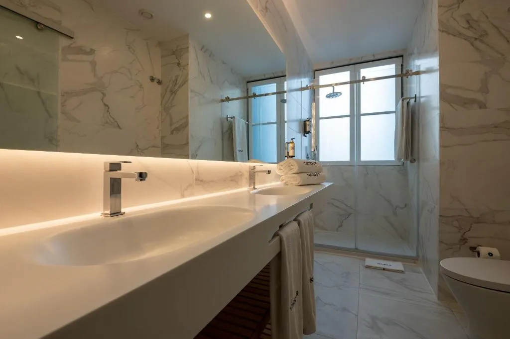DOUBLE SUPERIOR QUEEN BED Room, Tempo FLH Hotels, Lisbon