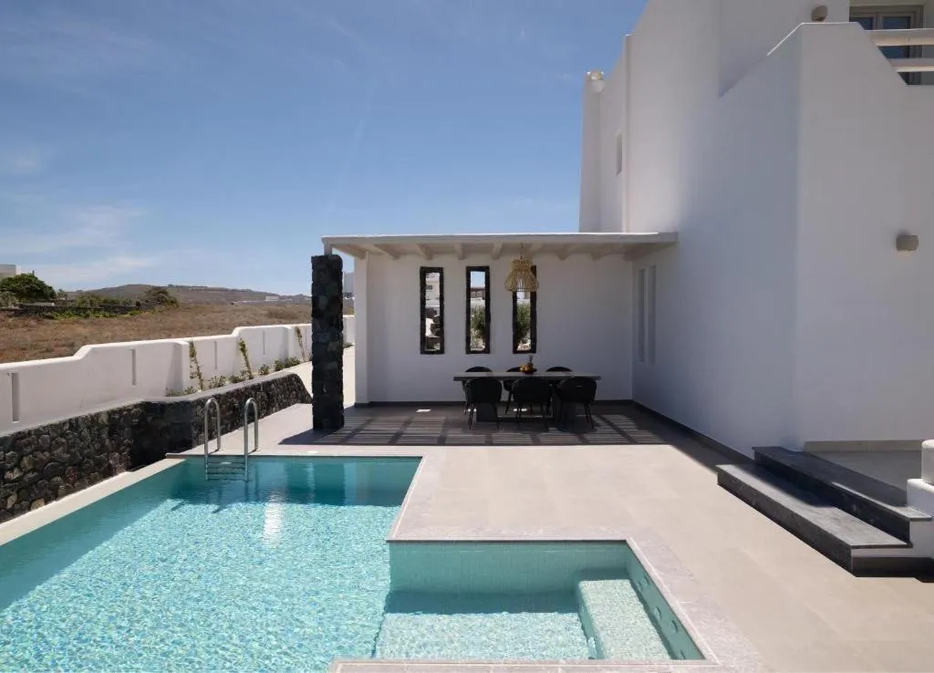Sports and Entertainment, La Ponta Villas, Santorini