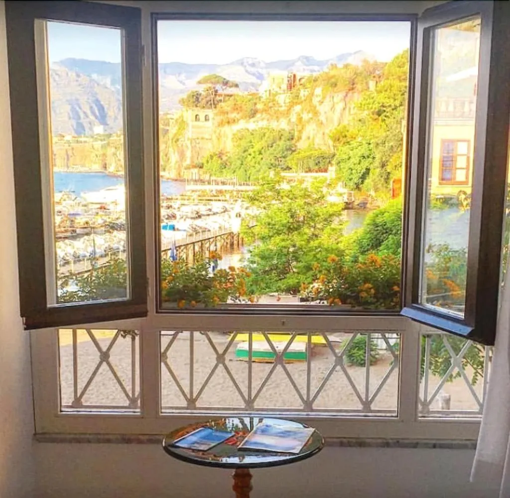 Room, Surriento Suites, Naples
