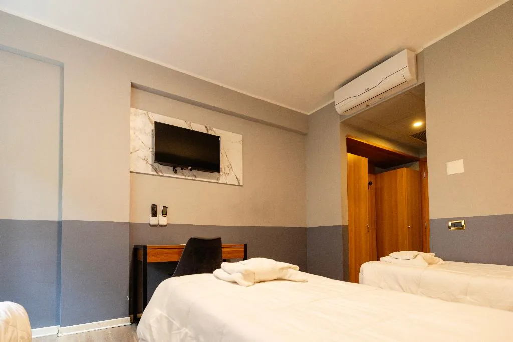 TRIPLE STANDARD Room, Scheppers Hotel, Rome