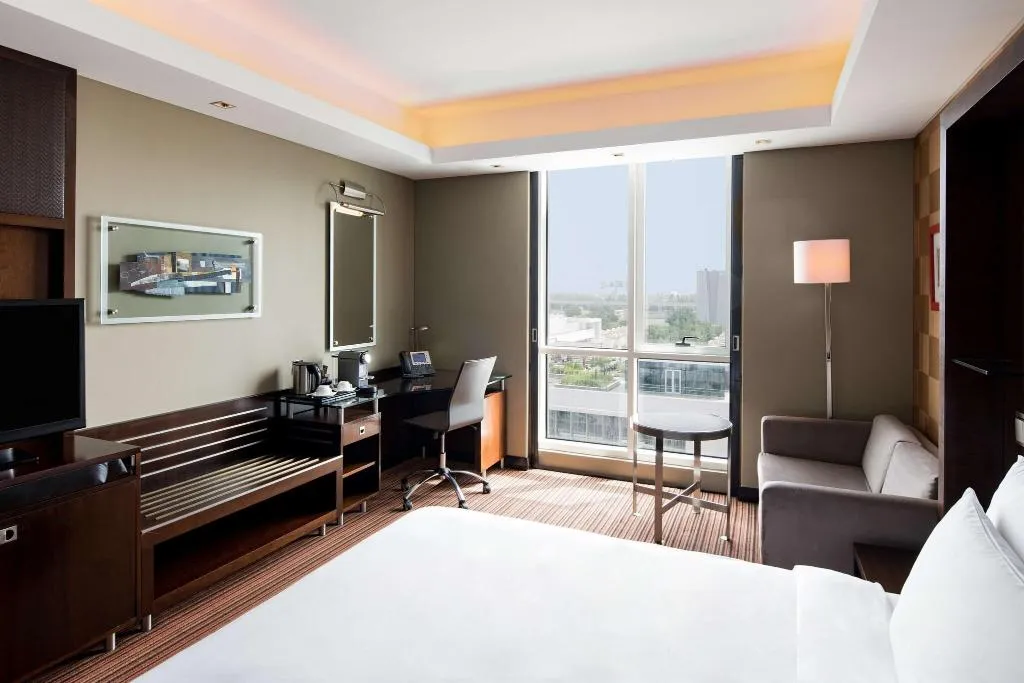 DOUBLE PREMIUM KING BED Room, Radisson Blu Hotel, Dubai Media City, Dubai