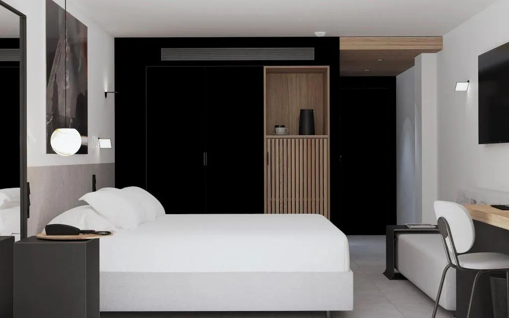DOUBLE SINGLE USE TWO BEDS Room, HM Jaime III, Majorca