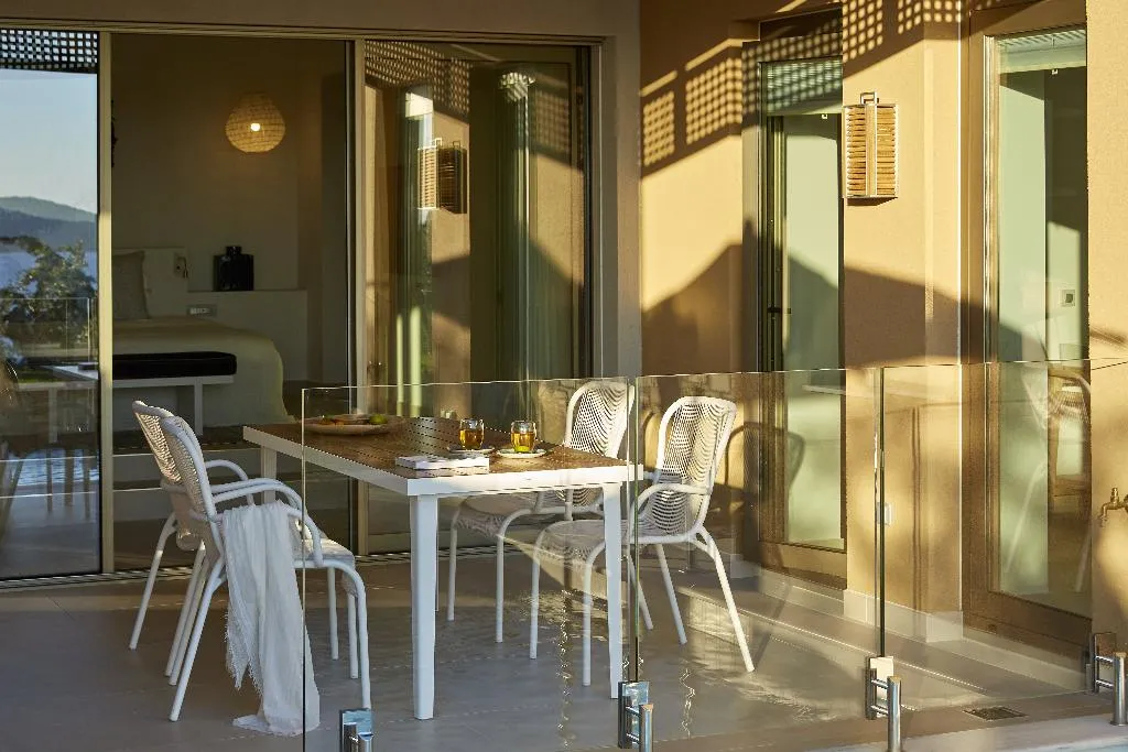VILLA WITH PRIVATE POOL Room, Eagles Villas, Thessaloniki