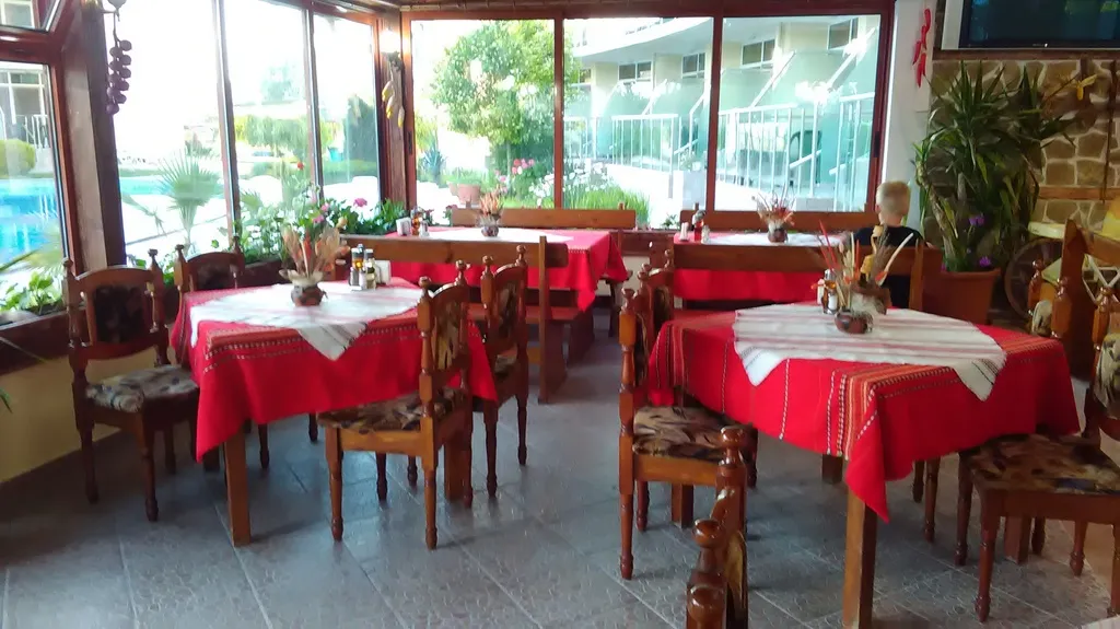 Restaurant, Sunny Holiday Aparthotel, Bourgas