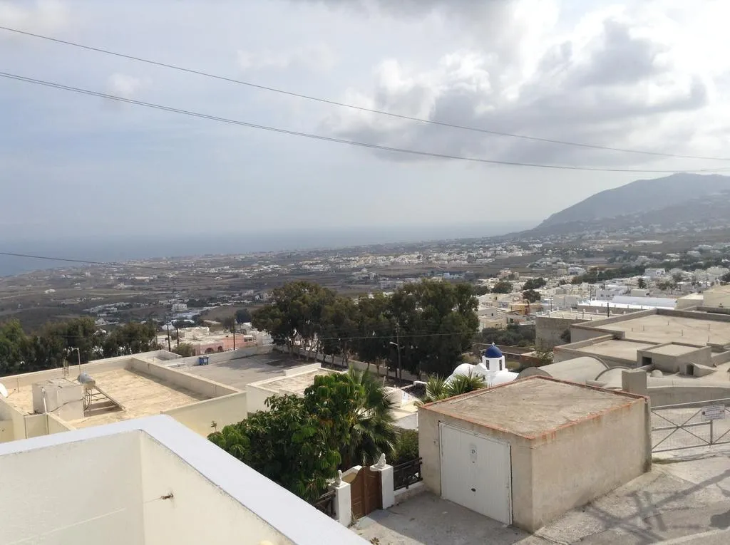 General view, King Thiras, Santorini