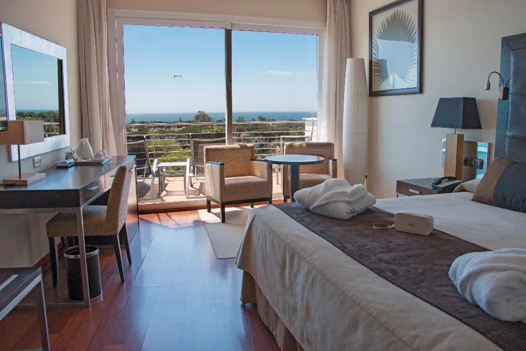 Double or Twin DELUXE SEA VIEW Room, Senator Banus, Costa Del Sol