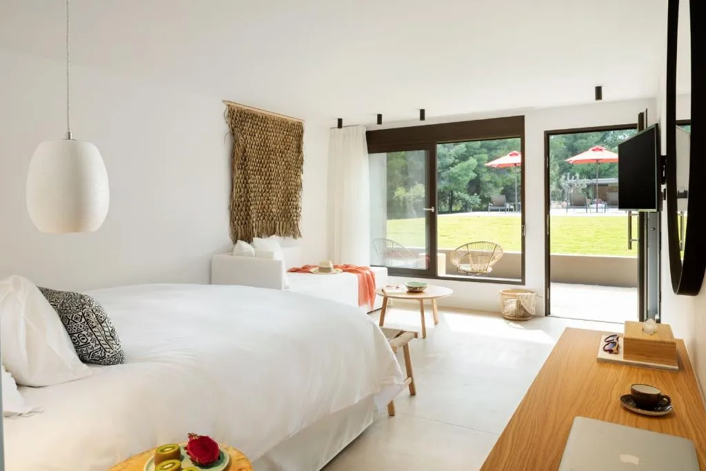 JUNIOR SUITE POOL VIEW Room, Amantes Villas And Suites, Thessaloniki