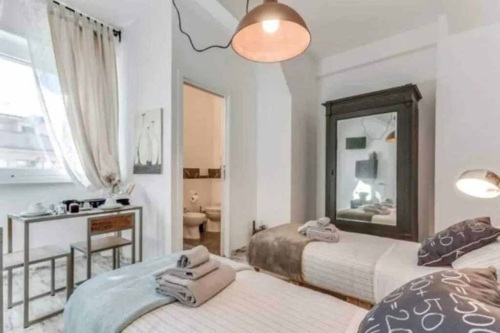 Room, Letto E Latte, Naples
