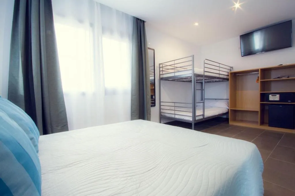 Room, Pixel, Costa Del Sol