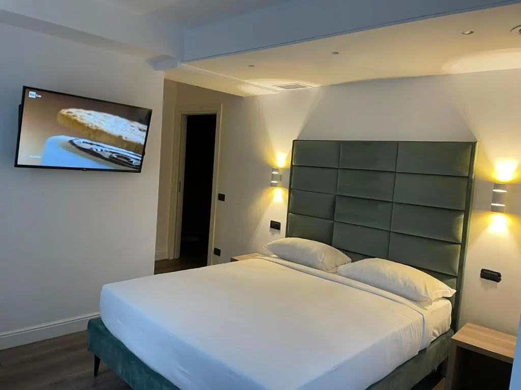 General view, Hotel Zara Milano, Milan