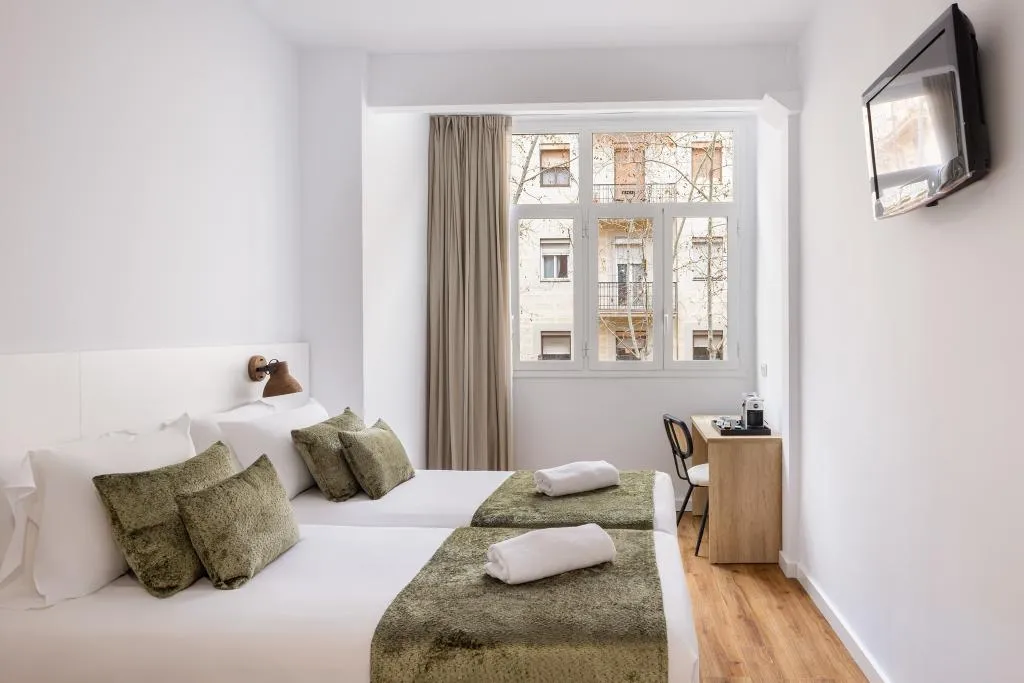 TWIN STANDARD Room, htop BCN City, Barcelona