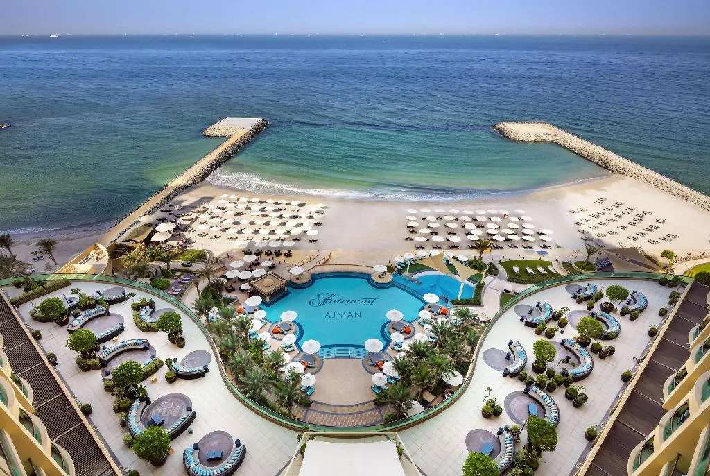Pool, Fairmont Ajman, Dubai
