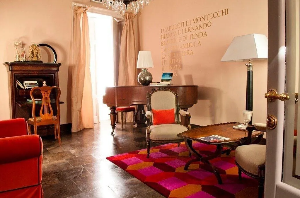 Room, Asmundo Di Gisira, Catania
