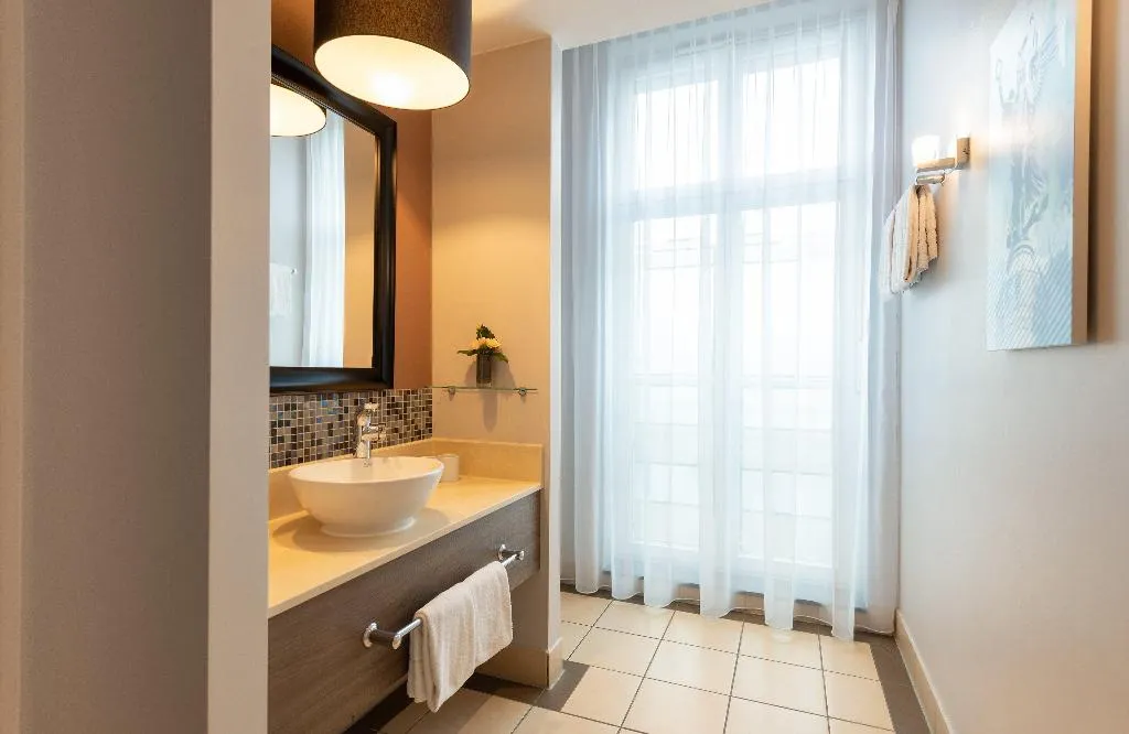 Room, Leonardo Royal Hotel Berlin Alexanderplatz, Berlin