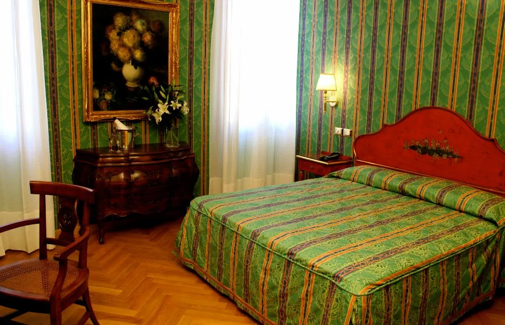 TRIPLE SUPERIOR Room, Palazzo Cendon, Venice