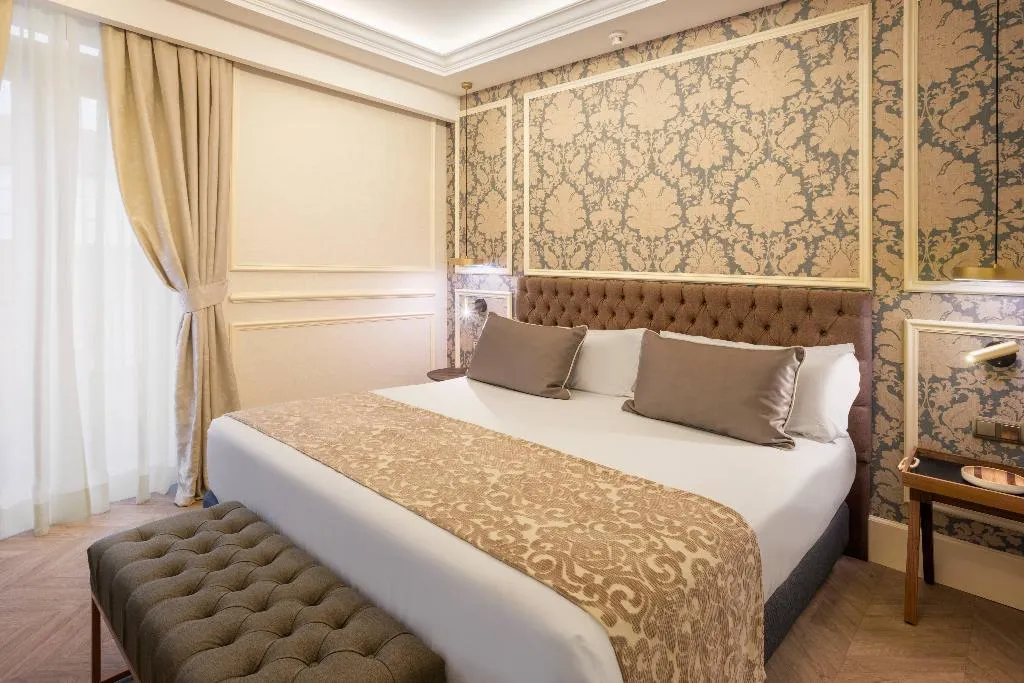 Room, Catalonia las Cortes, Madrid