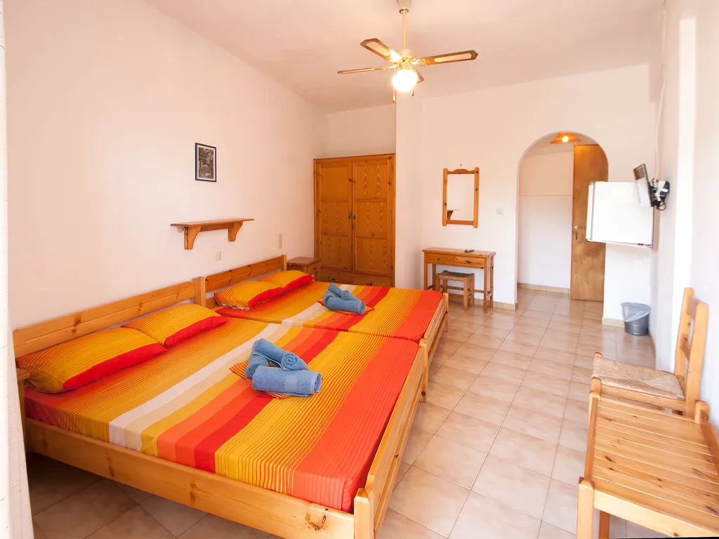 QUADRUPLE STANDARD Room, Pension Eliza, Skiathos
